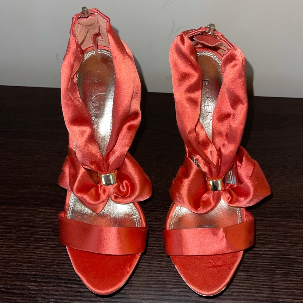 Baker’s Satin & Gold Heels Size 8M - Picture 1 of 7
